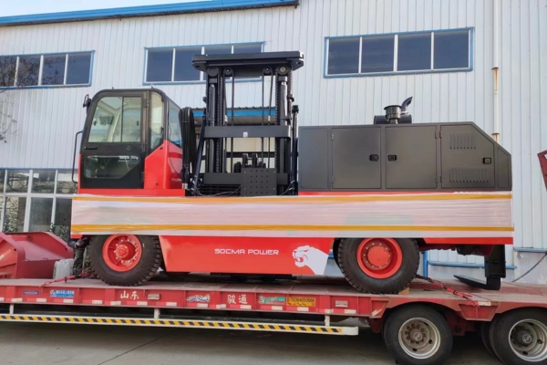 Montacargas Lateral Diésel SOCMA HNS100 para Manejo de Objetos Largos